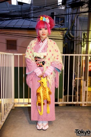 Harajuku-Fashion-Walk-Preview-2012-01-07-011-b-600x900